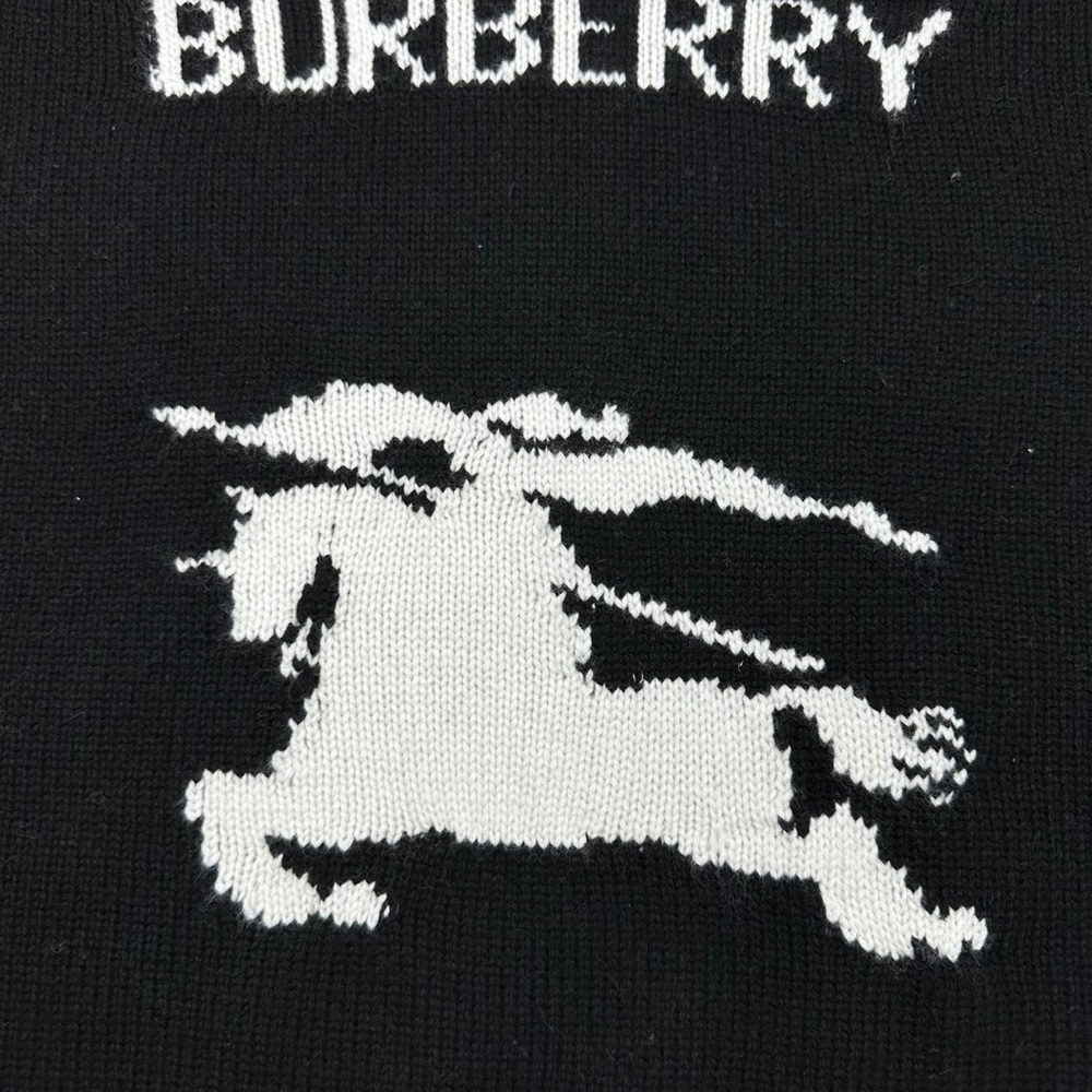 Burberry Black Knit with White Graphic - Picture 4 of 9